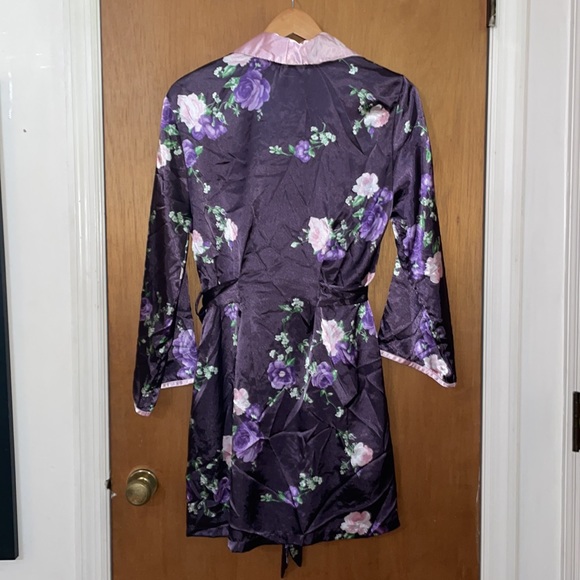•JONES NEW YORK•PURPLE & PINK FLORAL SILKIE FEEL ROBE SIZE S/M WITH POCKETS - Picture 6 of 8